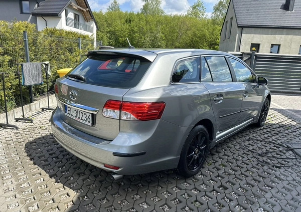 Toyota Avensis cena 36900 przebieg: 230000, rok produkcji 2012 z Łódź małe 211